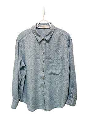 Casual Light Blue Printed Button-Up Shirt - Calvin Klein Jeans - XL